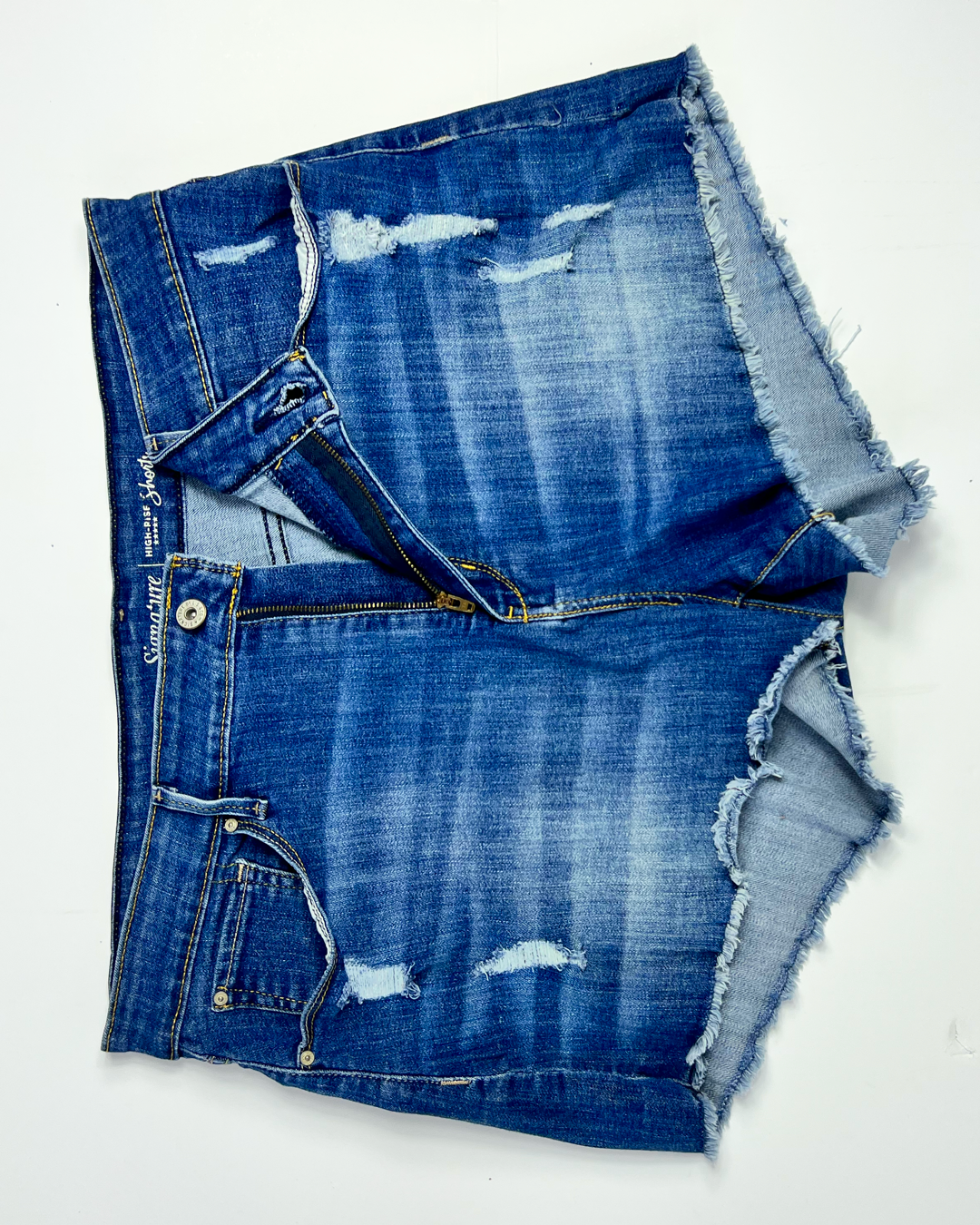 Y2K Levi's Signature High Rise Blue Distressed Short Denim Shorts - UK 18