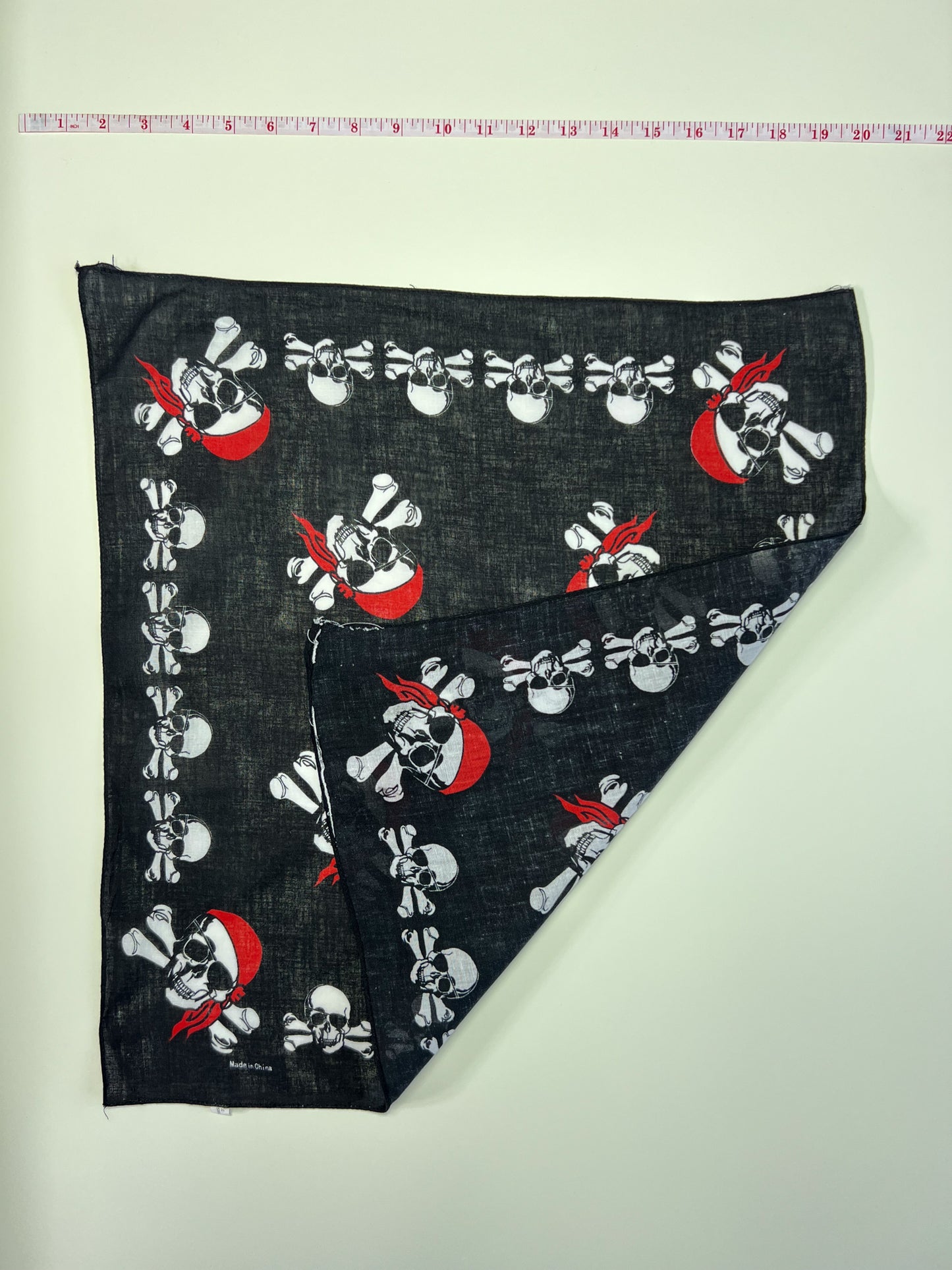 Skull & Crossbones Pirate Bandana