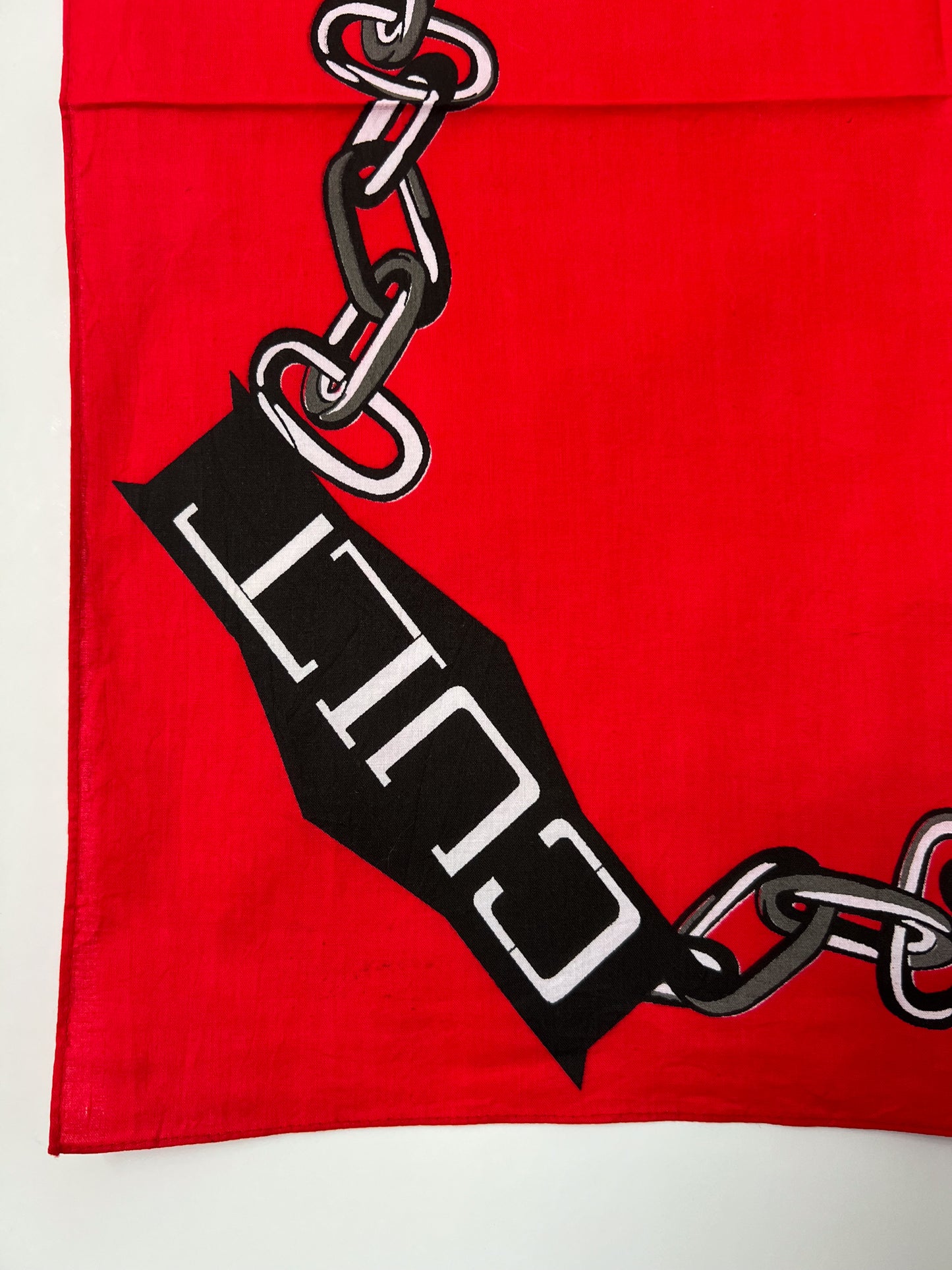 Red & Black 'Cult' Slogan & Chain Bandana