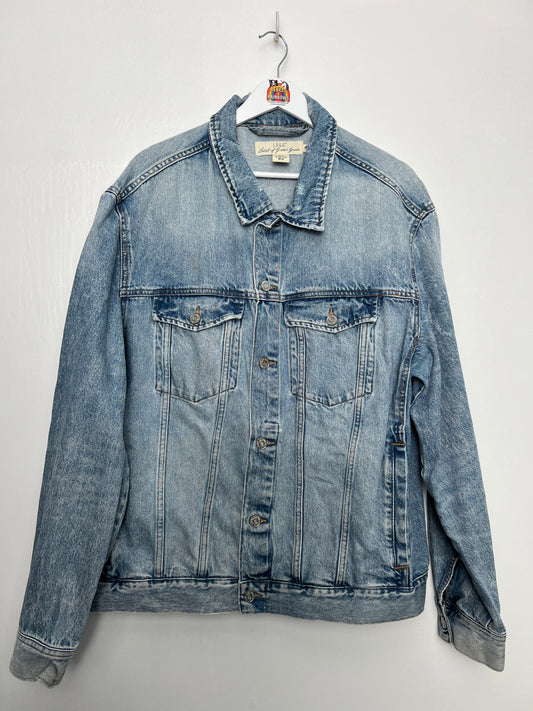 H&M Mottled Light Blue Denim Trucker Jacket - X Large