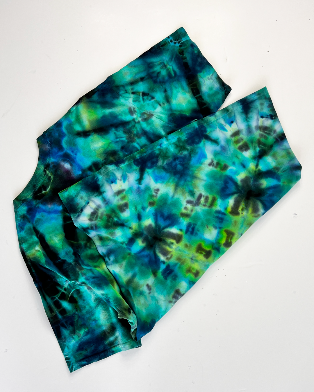 Blue & Green Short Sleeve Tie-Dye T-Shirt - Medium