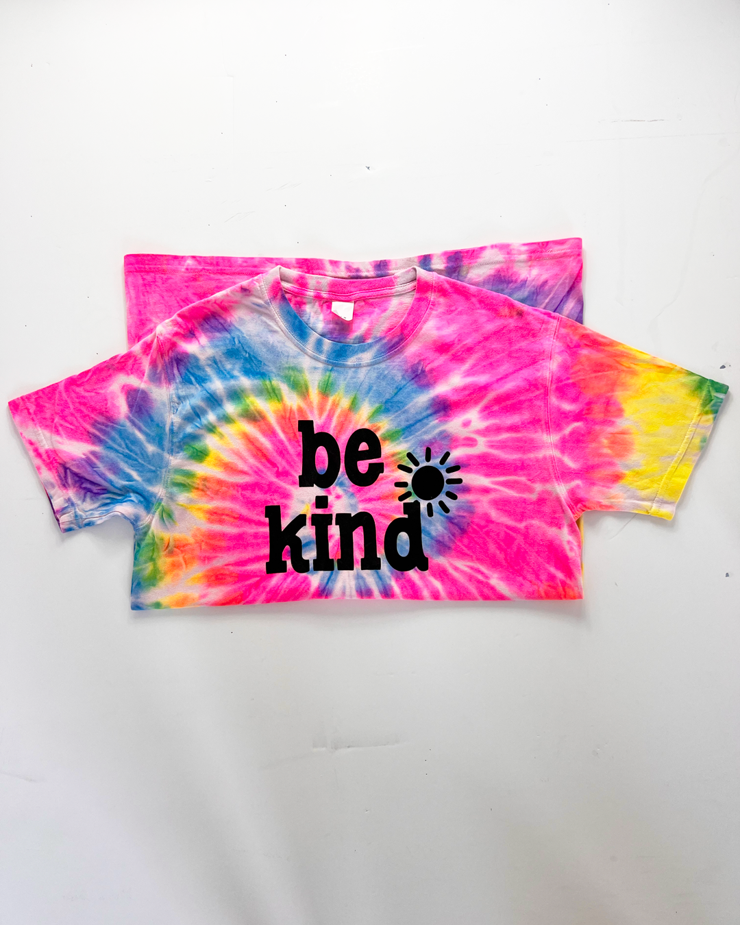 Be Kind Slogan Neon Tie-Dye T-Shirt - Medium